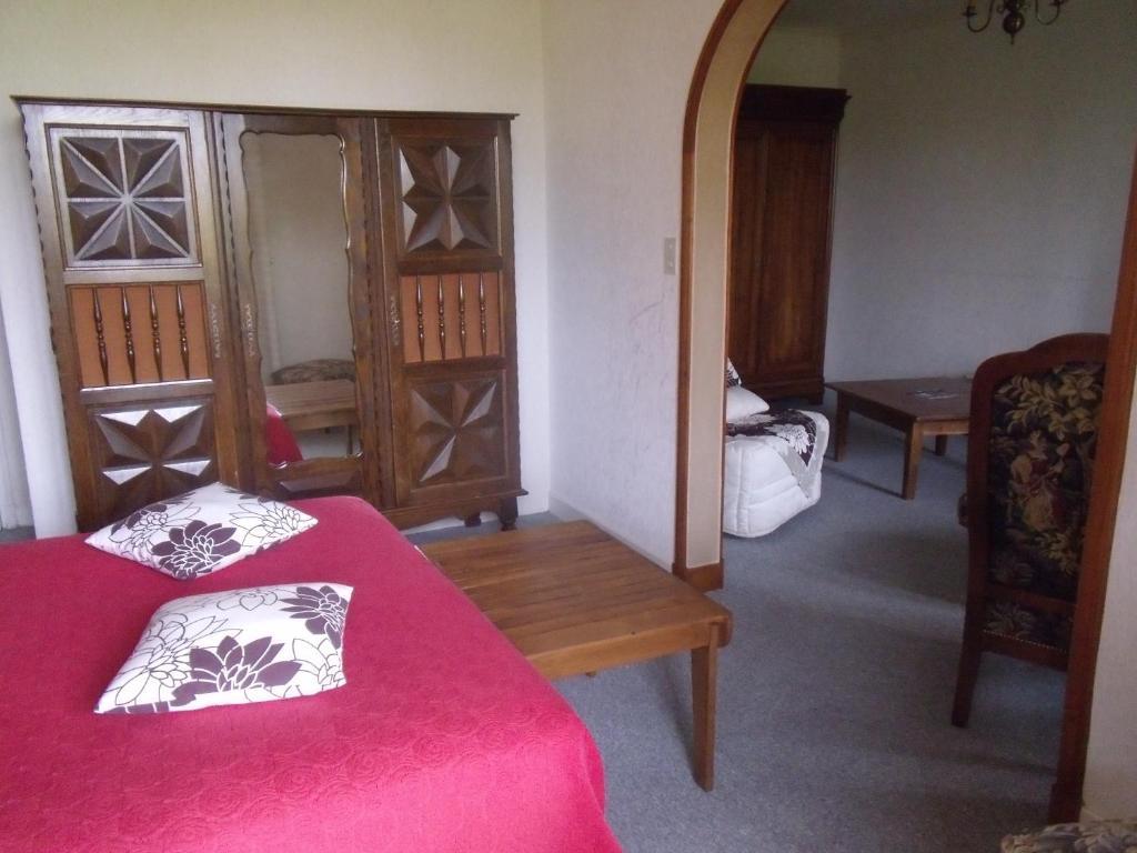 Hotel Restaurant L'Ecluse Antonne-et-Trigonant الغرفة الصورة